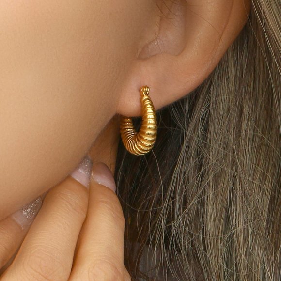 Thin Classic Huggie Croissant Hoop Earrings 18K Gold Plated Stainless Steel - Picture 4 of 10